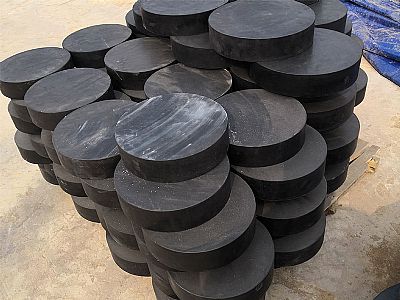 新疆板式橡胶支座由若干层橡胶片与薄钢板经加压硫化